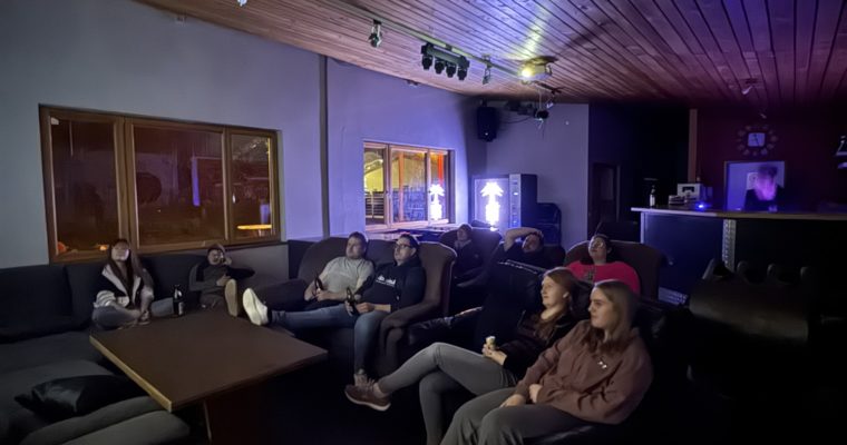 „Top, die Wette gilt!“ – Zeitreise im Häusle